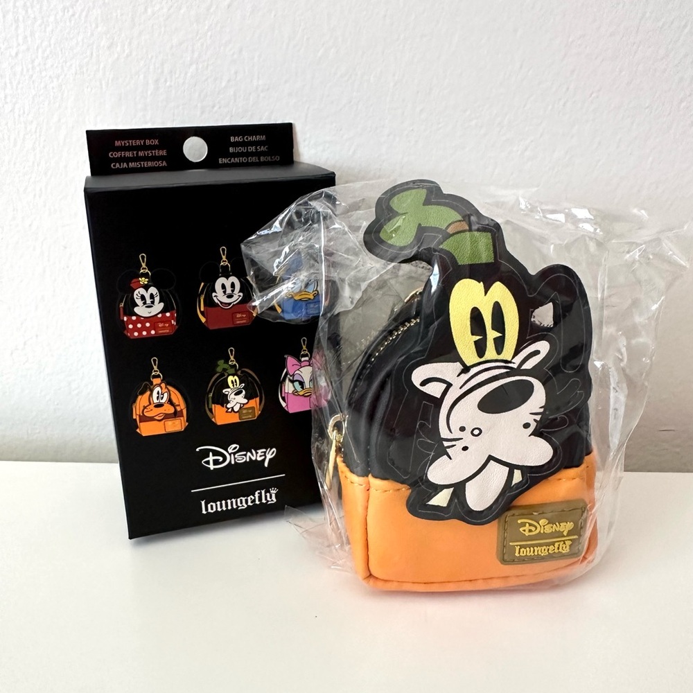 Loungefly Disney Cosplay Mystery Mini Backpack Keychain Charm New In Box - Picture 3 of 5